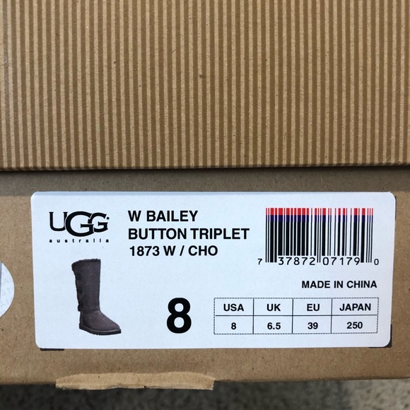 UGG Bailey button triplet, size 8. - Picture 7 of 7